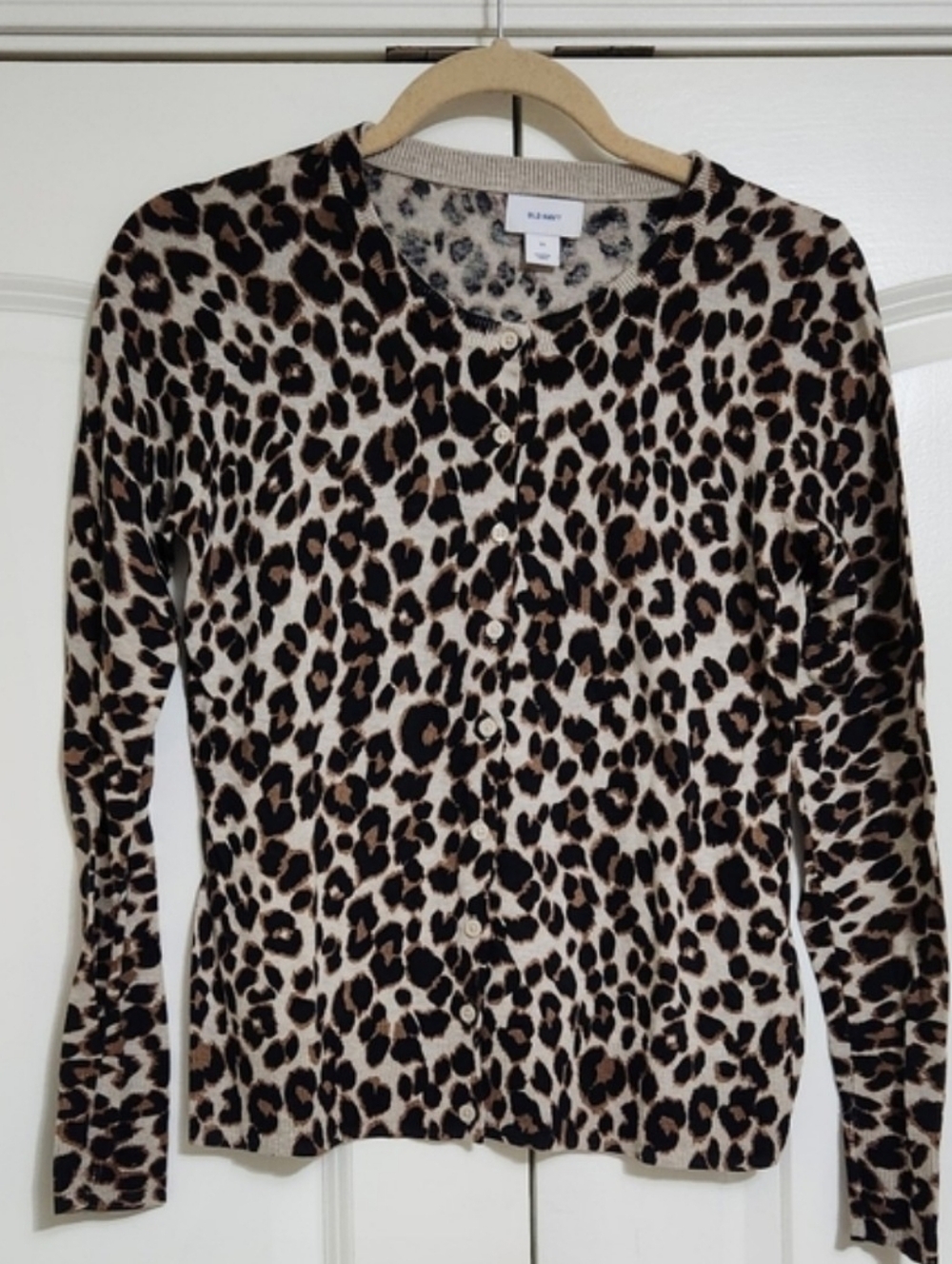 Old Navy Beige and Black Leopard Print Cardigan - Picture 2 of 6